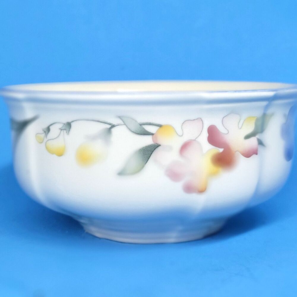 Villeroy Boch "RIVIERA" 4.75" D X2.24" H Floral Fruit Dessert Cereal Bowl VGC